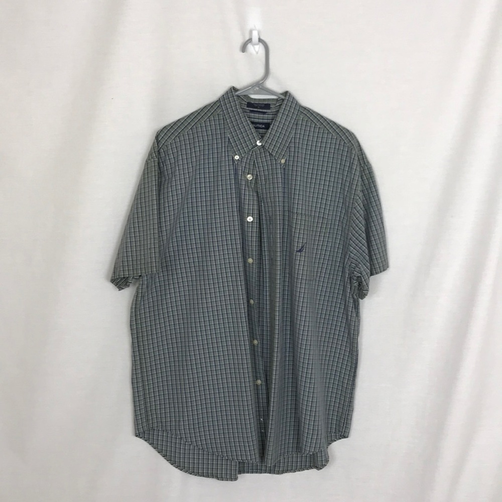 3/30 Nautica short sleeve button down